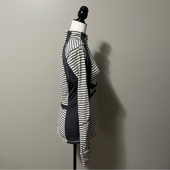 Lululemon Run Hills 1/2 Zip Gray Stripe Long Sleeve Pullover - Picture 6 of 14